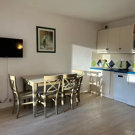 Domaine Valescure 1 Ou 2 Pieces Vue Jardin Ou Piscine *