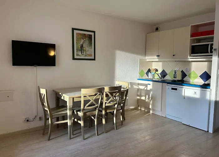 Domaine Valescure 1 Ou 2 Pieces Vue Jardin Ou Piscine *