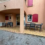 Domaine Valescure 1 Ou 2 Pieces Vue Jardin Ou Piscine