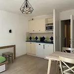 Domaine Valescure 1 Ou 2 Pieces Vue Jardin Ou Piscine Appartement *